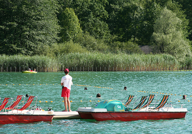 Tretbootfahren am See von Aiguebelette